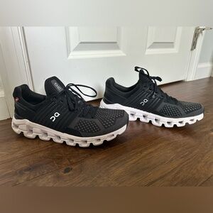 On Cloud Sneakers Size 8